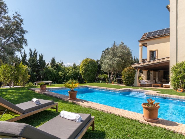 5 Bedrooms Villa in San Pedro de Alcántara