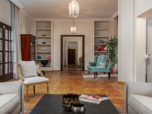 5 Bedrooms Villa in San Pedro de Alcántara