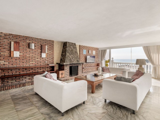 2 Bedrooms Apartment in Torremolinos