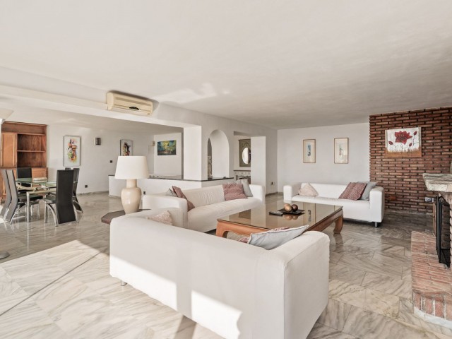 2 Bedrooms Apartment in Torremolinos