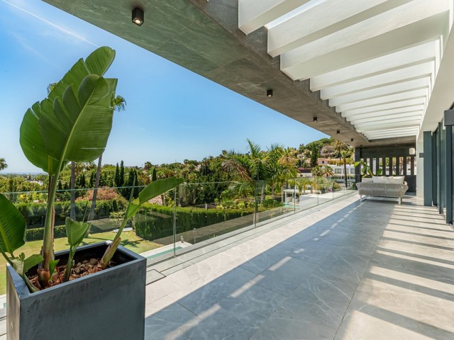 4 Bedrooms Villa in Marbella