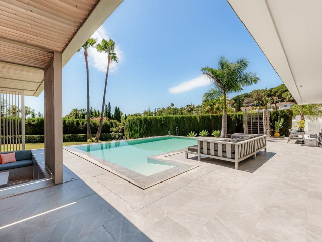 4 Bedrooms Villa in Nueva Andalucía