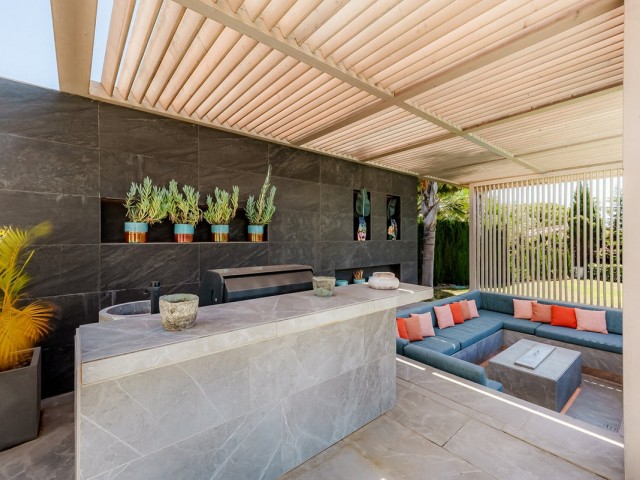 4 Bedrooms Villa in Nueva Andalucía