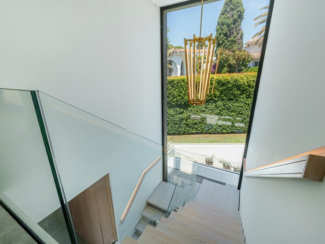 4 Bedrooms Villa in Nueva Andalucía