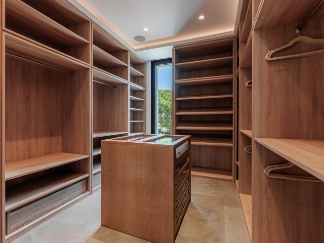 4 Bedrooms Villa in Nueva Andalucía