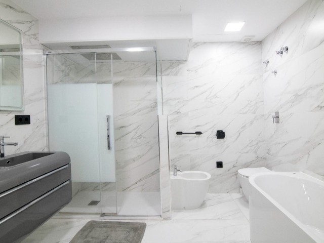 3 Bedrooms Apartment in Puerto Banús