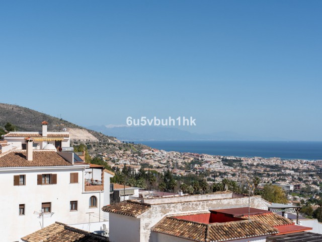 4 Bedrooms Townhouse in Benalmadena Pueblo