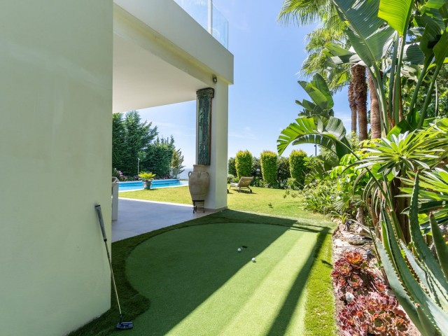 Villa con 5 Dormitorios  en Cabopino