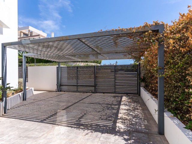 Villa con 5 Dormitorios  en Cabopino