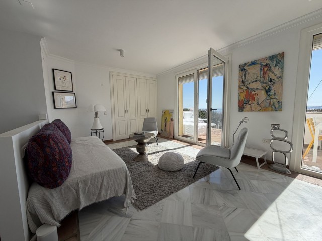 Maison mitoyenne avec 3 Chambres  à La Heredia