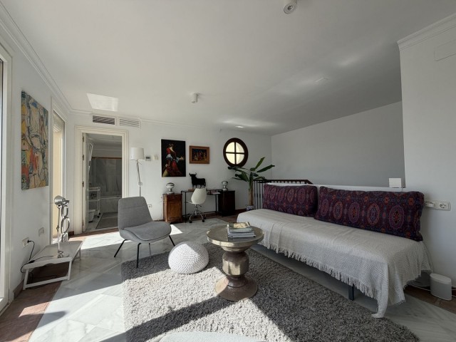 Maison mitoyenne avec 3 Chambres  à La Heredia