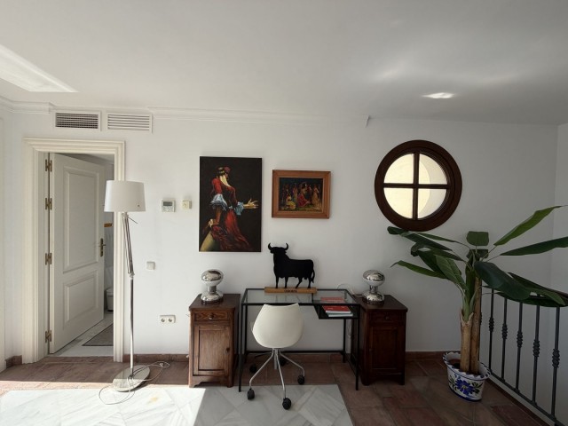 Maison mitoyenne avec 3 Chambres  à La Heredia