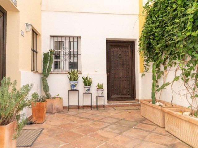 Maison mitoyenne avec 3 Chambres  à La Heredia