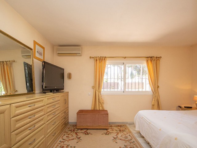 3 Bedrooms Villa in Marbesa