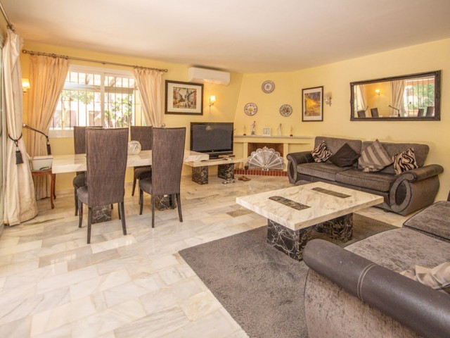 Villa avec 3 Chambres  à Marbesa