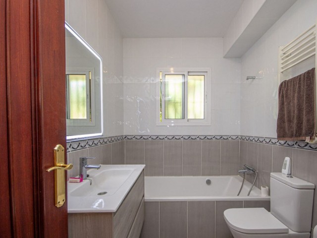 Villa avec 3 Chambres  à Marbesa