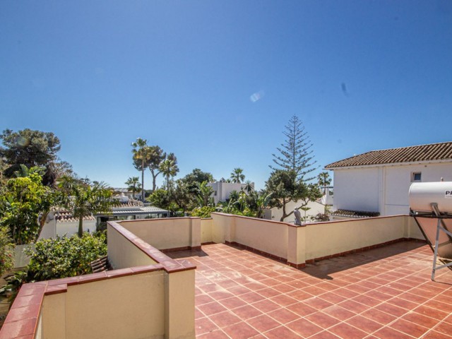 Villa avec 3 Chambres  à Marbesa