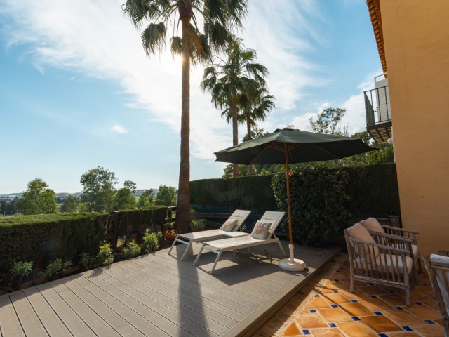 4 Schlafzimmer Reihenhaus in Nueva Andalucía