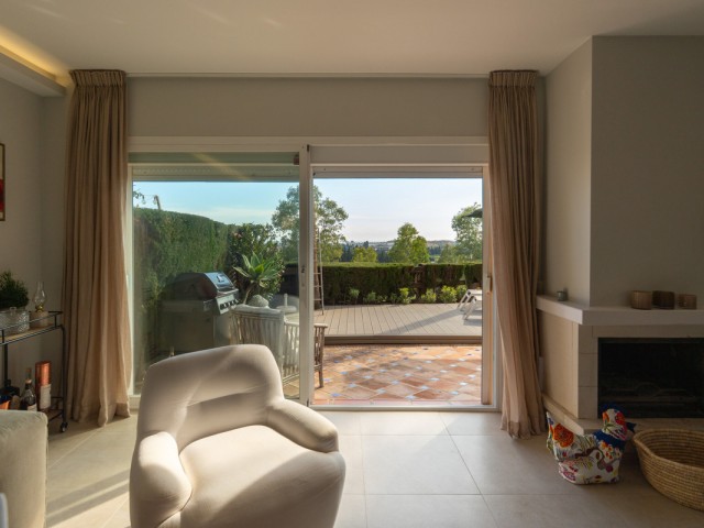 4 Schlafzimmer Reihenhaus in Nueva Andalucía