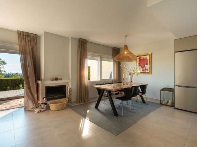 4 Schlafzimmer Reihenhaus in Nueva Andalucía