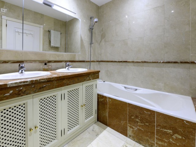 3 Bedrooms Apartment in Estepona