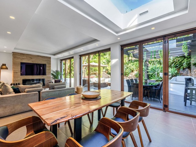 5 Bedrooms Villa in Marbella
