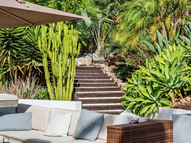 5 Bedrooms Villa in Marbella