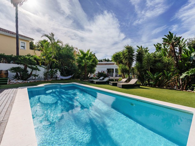 5 Bedrooms Villa in Marbella