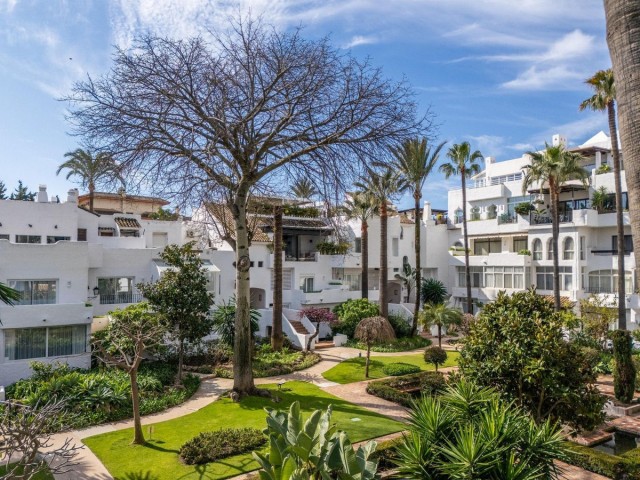 2 Bedrooms Apartment in Puerto Banús