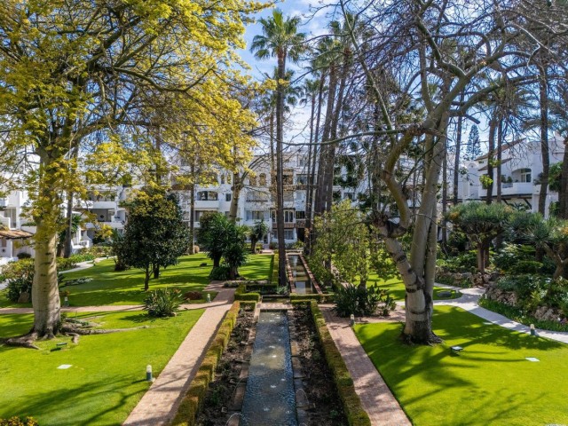 2 Bedrooms Apartment in Puerto Banús