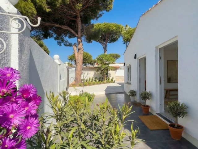 3 Bedrooms Villa in Calahonda