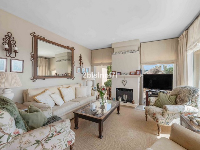 3 Bedrooms Apartment in Elviria