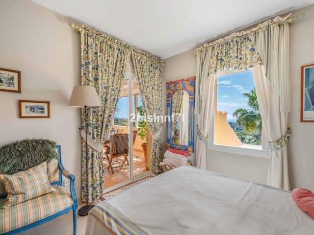 3 Bedrooms Apartment in Elviria