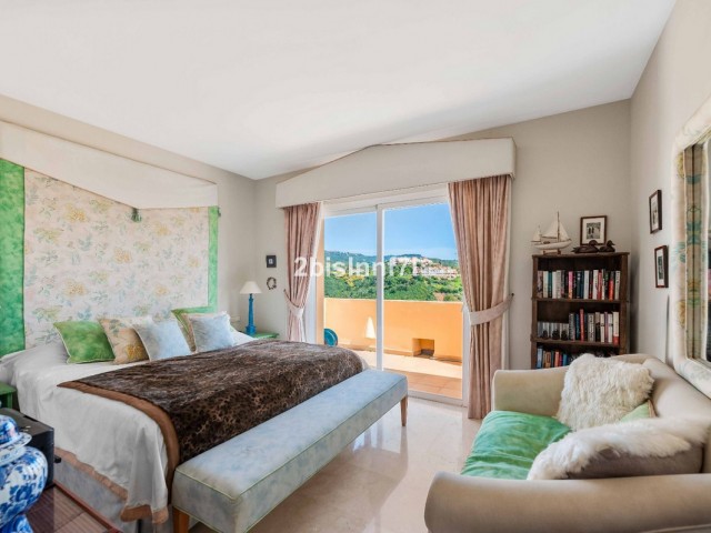 3 Bedrooms Apartment in Elviria