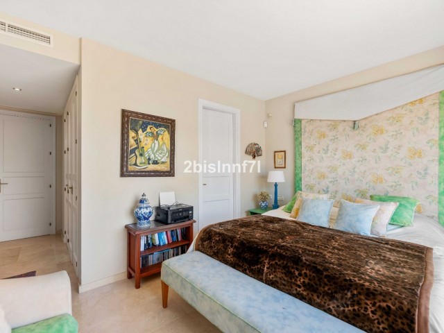 3 Bedrooms Apartment in Elviria