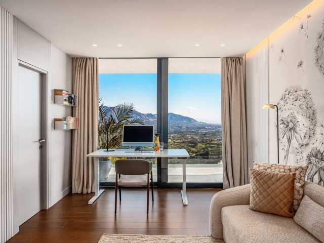 Villa con 6 Dormitorios  en Ojén