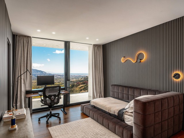 Villa con 6 Dormitorios  en Ojén