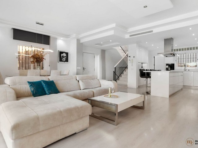 6 Bedrooms Villa in Marbella