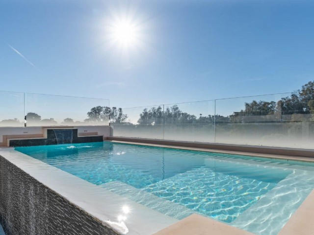 6 Bedrooms Villa in Marbella
