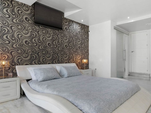 6 Bedrooms Villa in Marbella
