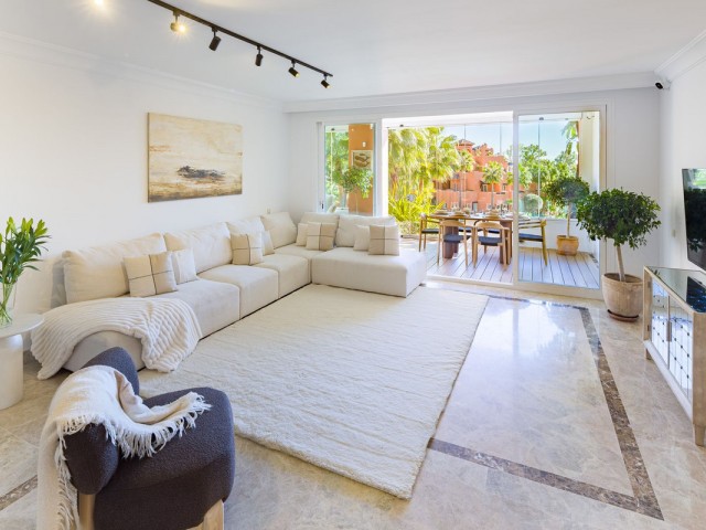 4 Schlafzimmer Apartment in Nueva Andalucía