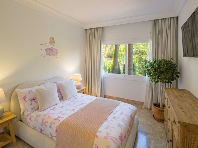 4 Schlafzimmer Apartment in Nueva Andalucía