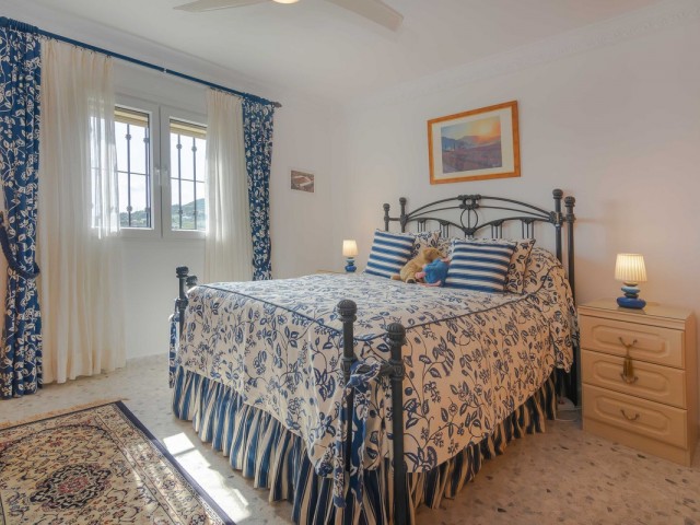 4 Bedrooms Villa in Estepona