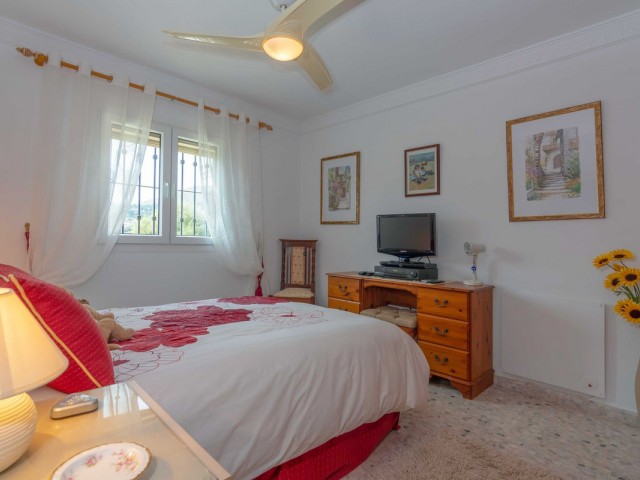 4 Bedrooms Villa in Estepona