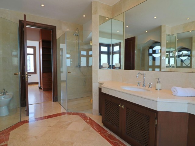 5 Schlafzimmer Villa in Guadalmina Alta