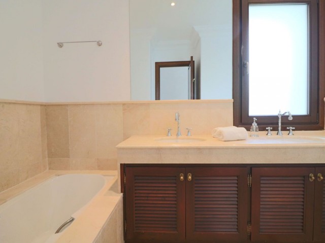 5 Schlafzimmer Villa in Guadalmina Alta