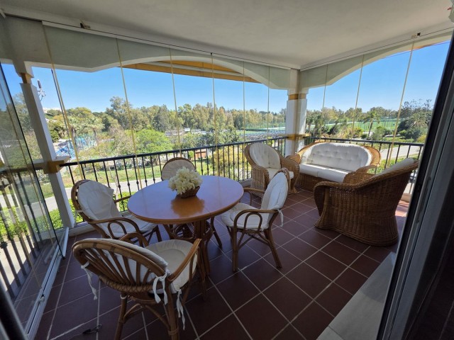 3 Schlafzimmer Apartment in Nueva Andalucía