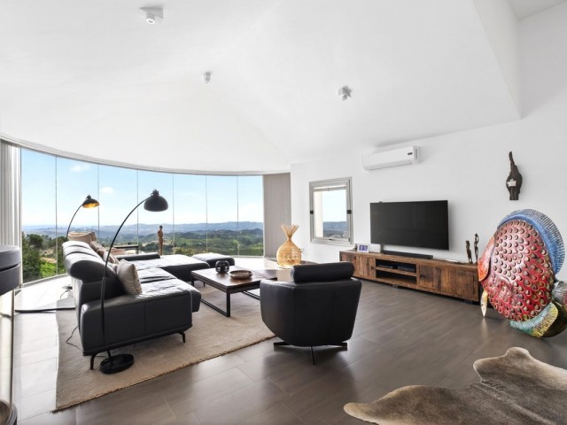 5 Slaapkamer Villa in Valtocado