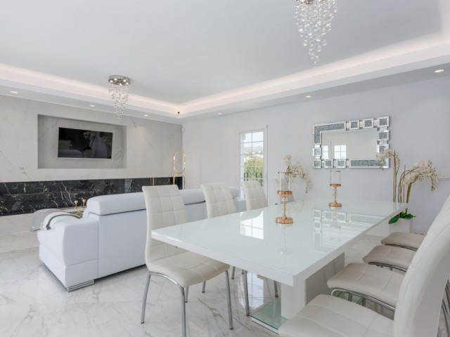 3 Slaapkamer Rijtjeshuis in Nueva Andalucía