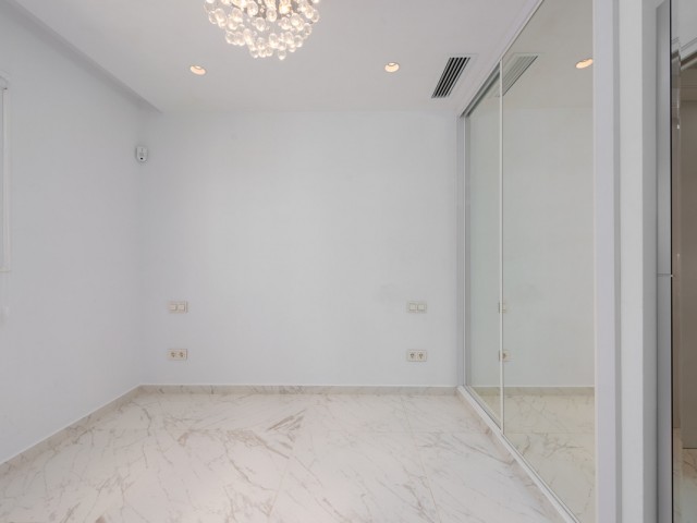 3 Slaapkamer Rijtjeshuis in Nueva Andalucía